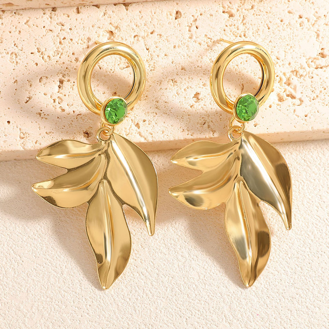 Women's earrings with artistic leaf design Nin Boutique