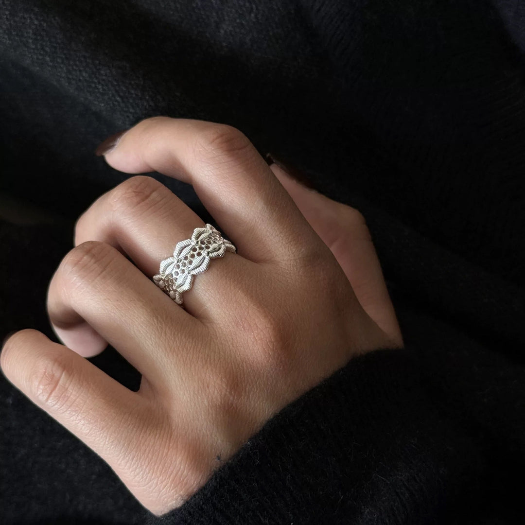 Ladies ring with intricate lace structure Nin Boutique