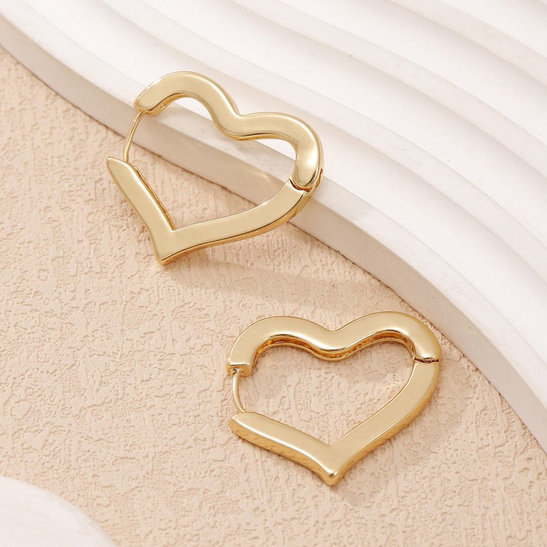 Ladies earrings in modern heart design Nin Boutique