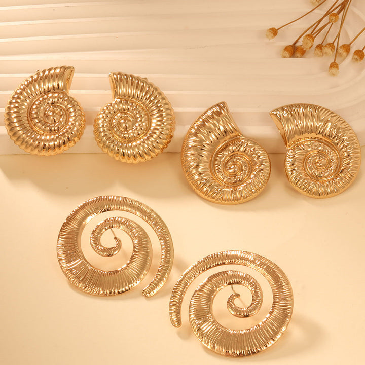 Ladies earrings in elegant shell design Nin Boutique