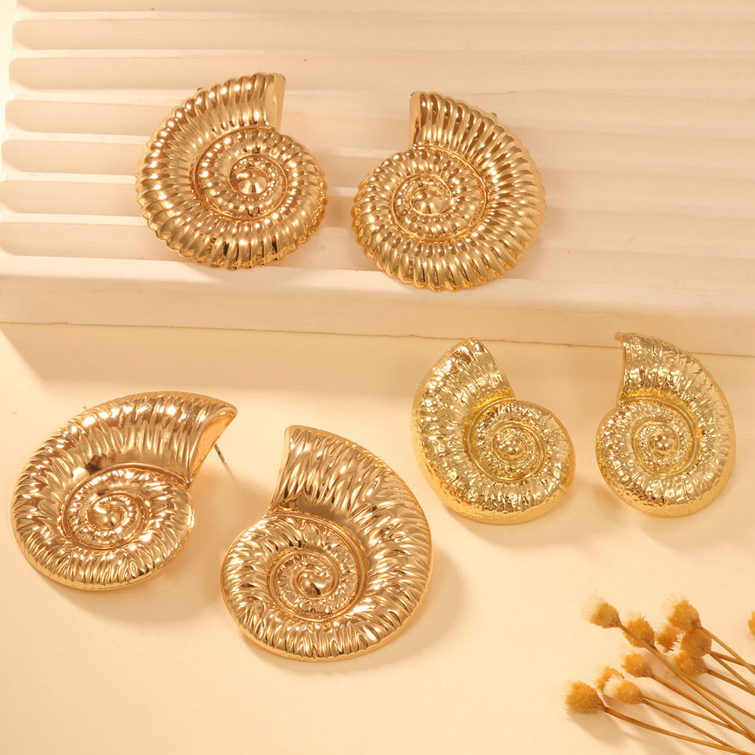Ladies earrings in elegant shell design Nin Boutique