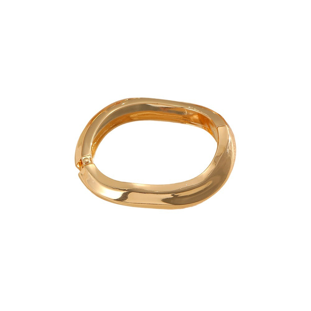 Women's Open Bangle with Modern, Elegant Design Nin Boutique