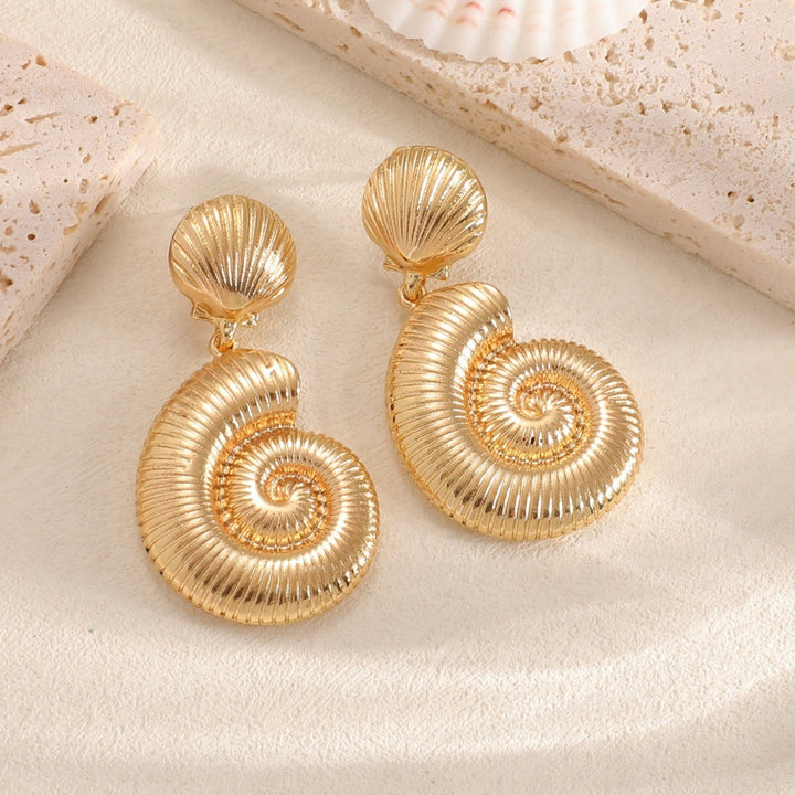 Ladies earrings in luxurious shell design Nin Boutique