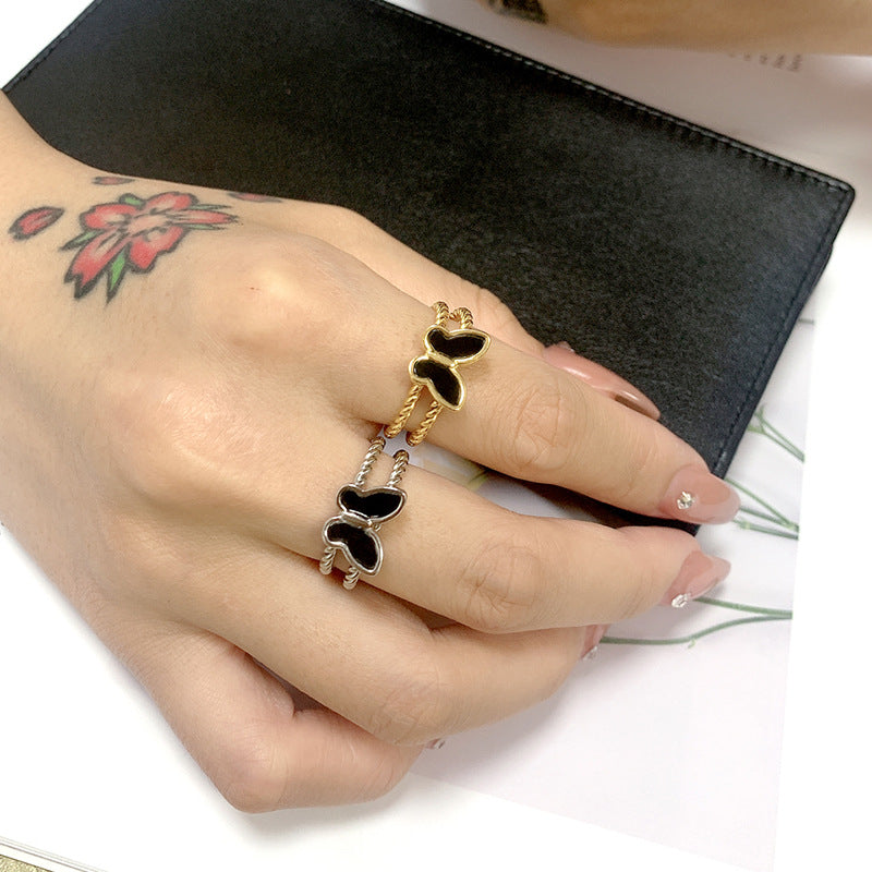 Ladies ring with delicate butterfly motif Nin Boutique