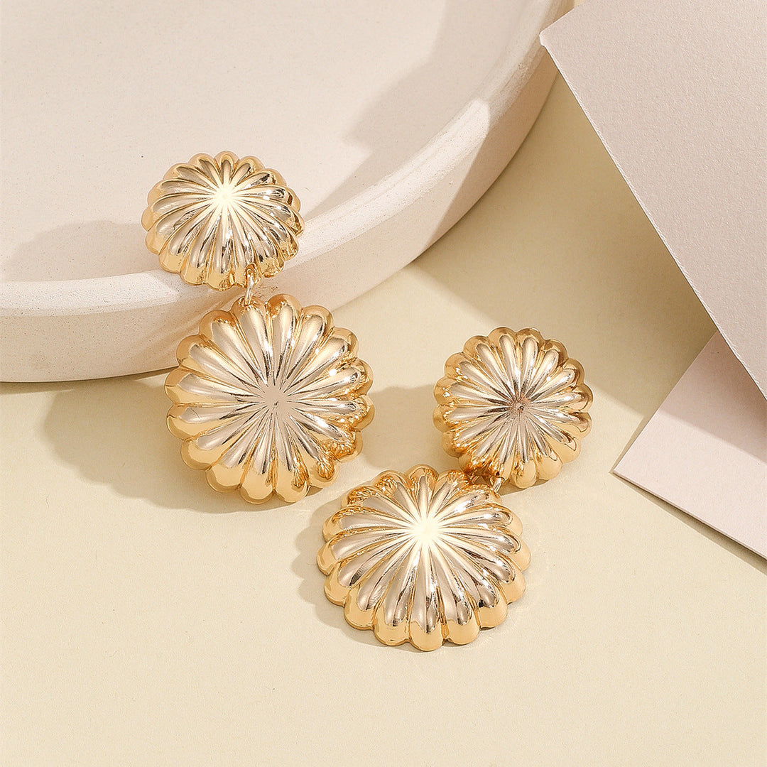 Women's earrings with sculptural, flower-shaped design Nin Boutique