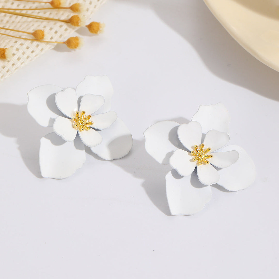 Women's earrings in creative flower design Nin Boutique