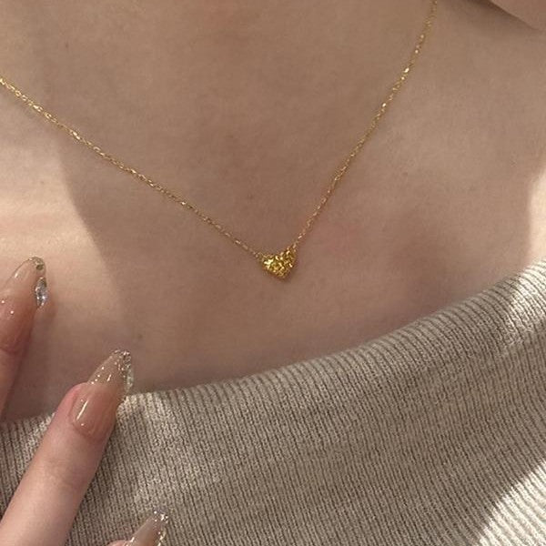 Ladies necklace with sparkling heart pendant made of high-quality stainless steel Nin Boutique