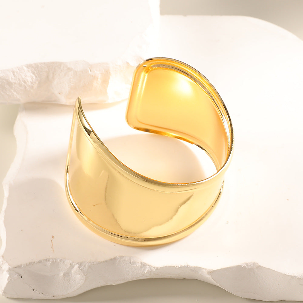Women's Open Bangle with Artistic Relief Design Nin Boutique