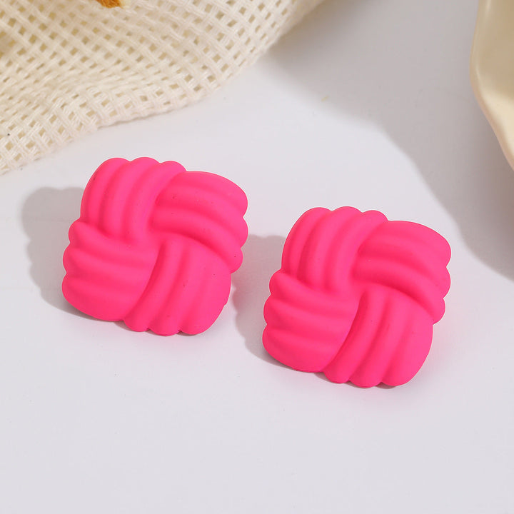 Women’s earrings in creative knot design Nin Boutique