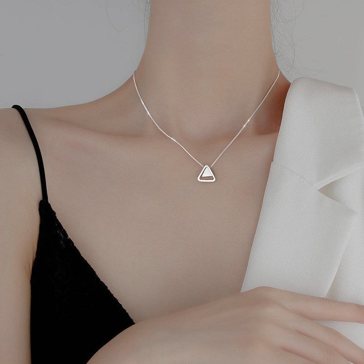 Women's necklace with geometric triangle pendant made of high-quality stainless steel Nin Boutique