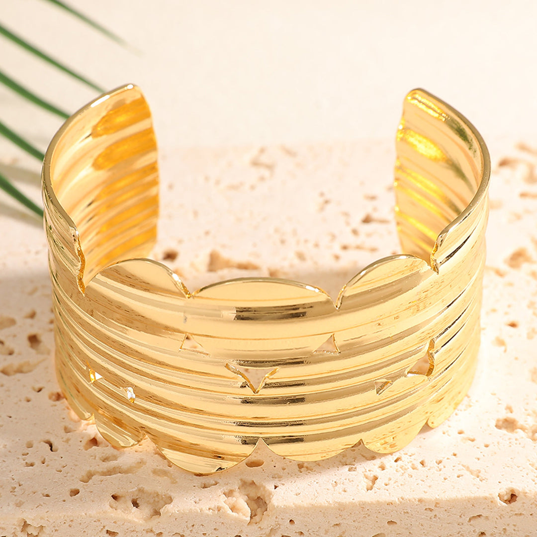 Women's Open Bangle with Artistic Coral Pattern Nin Boutique
