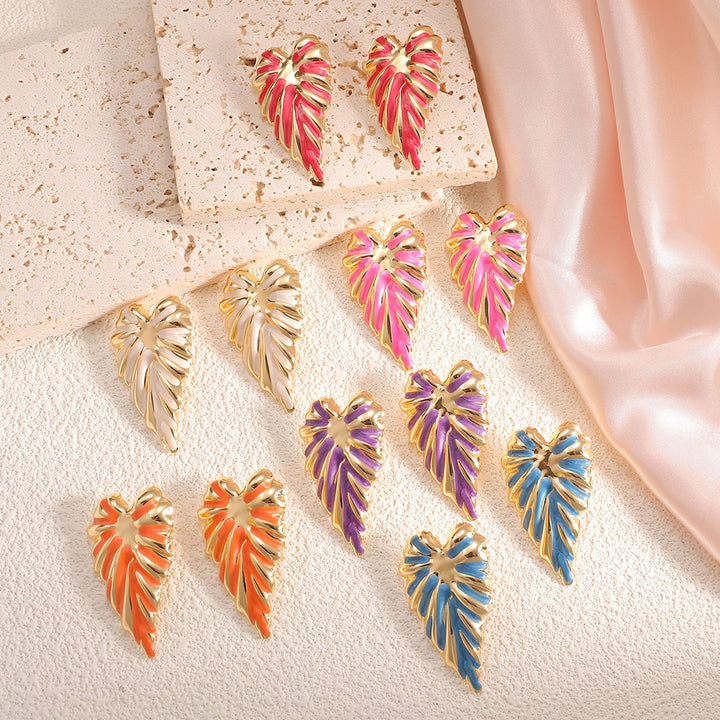 Women's earrings in modern leaf design Nin Boutique