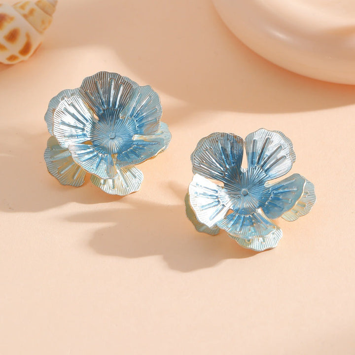 Ladies' earrings in floral design made of high-quality metal Nin Boutique