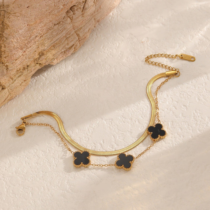 Ladies bracelet with filigree leaf design and pearls Nin Boutique