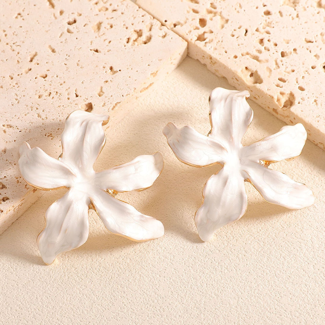Women's earrings with artistic floral design Nin Boutique