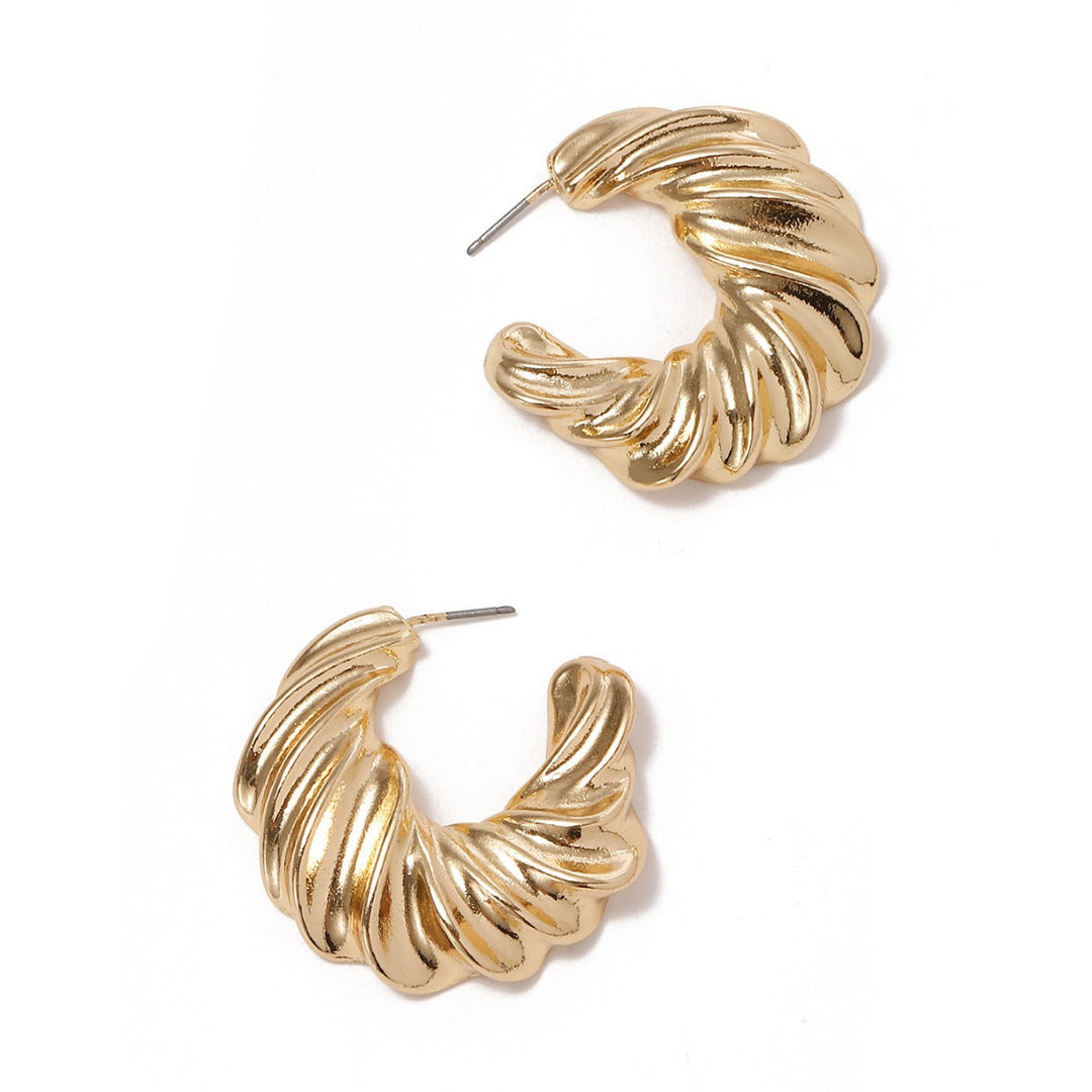 Women's earrings with stylish, twisted design Nin Boutique