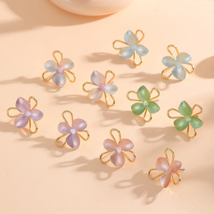 Ladies' earrings in floral design made of high-quality metal Nin Boutique