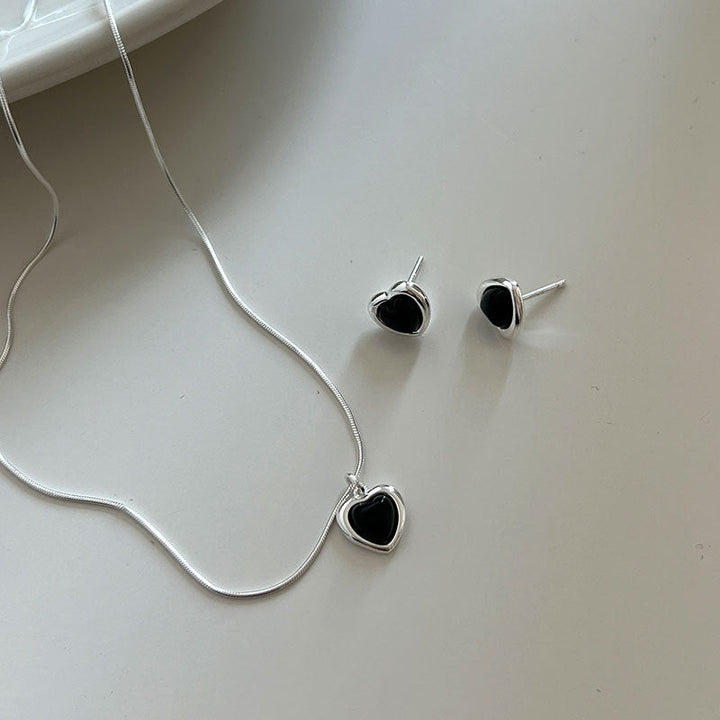 Women's necklace with heart-shaped pendant made of black onyx and fine silver Nin Boutique