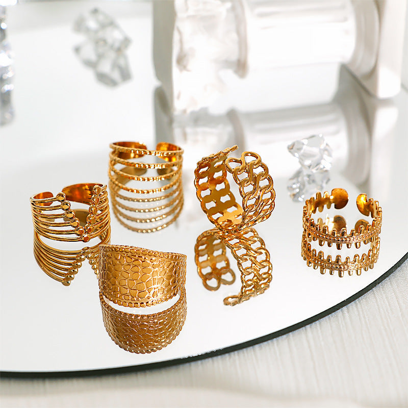 Ladies Ring in elegant crocodile design Nin Boutique