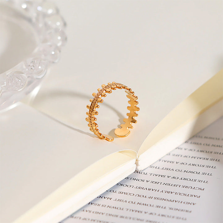 Ladies Ring in elegant crocodile design Nin Boutique