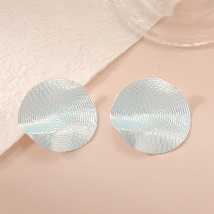 Ladies earrings in elegant shell design Nin Boutique
