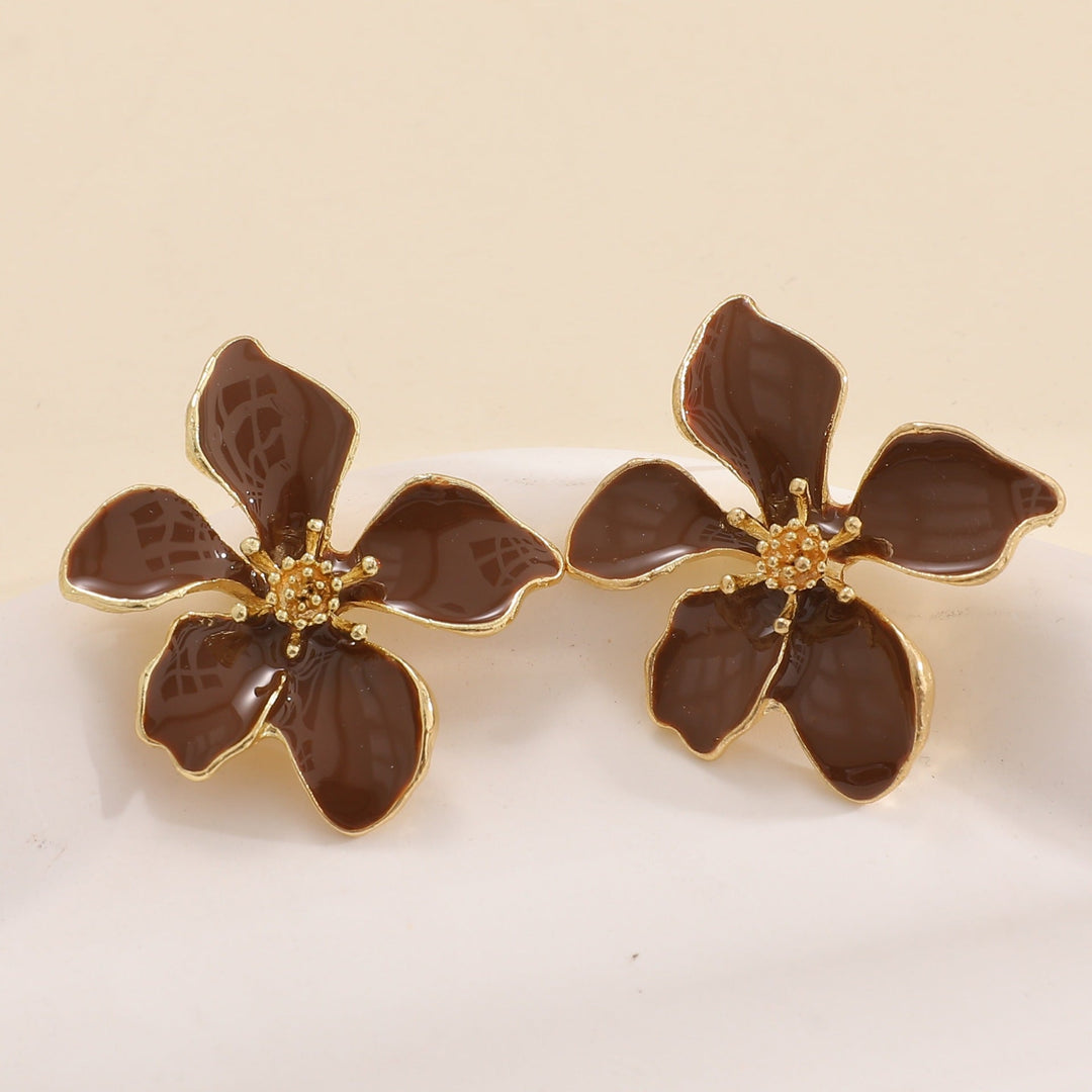 Ladies earrings in elegant flower design Nin Boutique