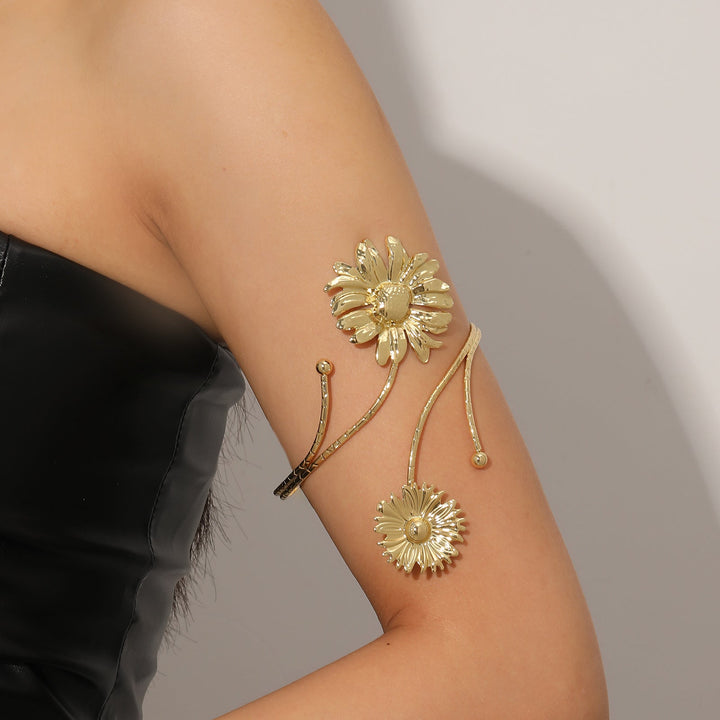 Women's cuff bracelet with floral designs Nin Boutique
