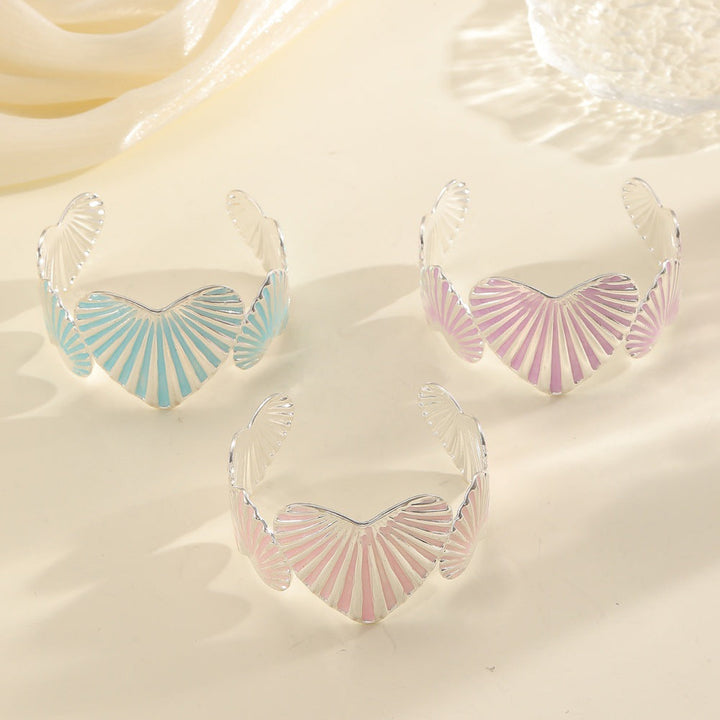 Women's bangle with elaborate shell motif Nin Boutique