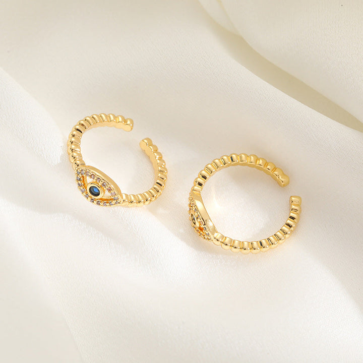 Ladies Ring with elegant eye stone application Nin Boutique