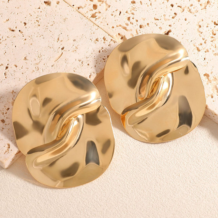Women's Pearl and Metal Design Earrings Nin Boutique
