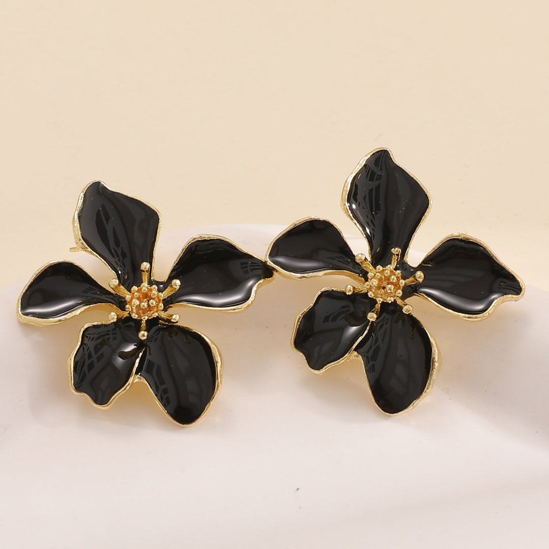 Ladies earrings in elegant flower design Nin Boutique