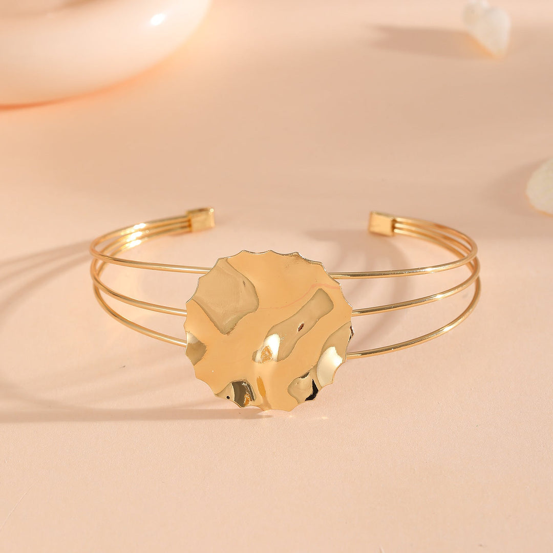 Women's bangle with elaborate bow design Nin Boutique