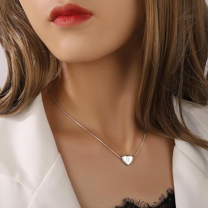 Women's necklace with heart-shaped, personalized pendant and fine link chain Nin Boutique