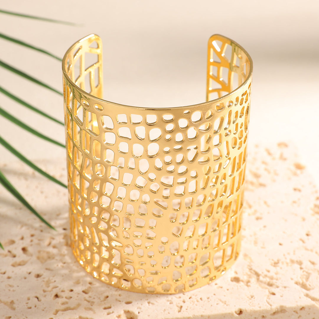 Women's Open Bangle with Artistic Coral Pattern Nin Boutique