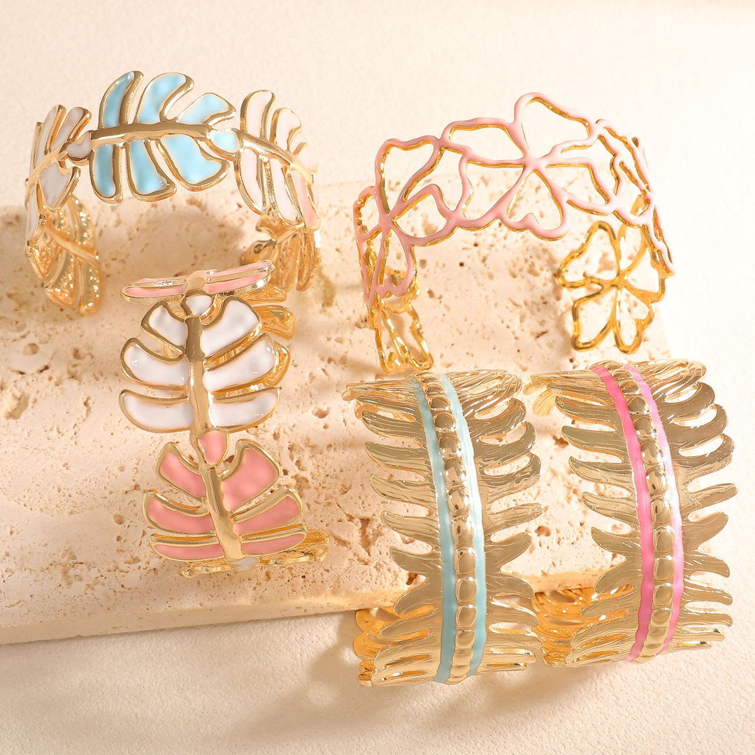 Women Open Bangle in Elegant Leaf Design Nin Boutique