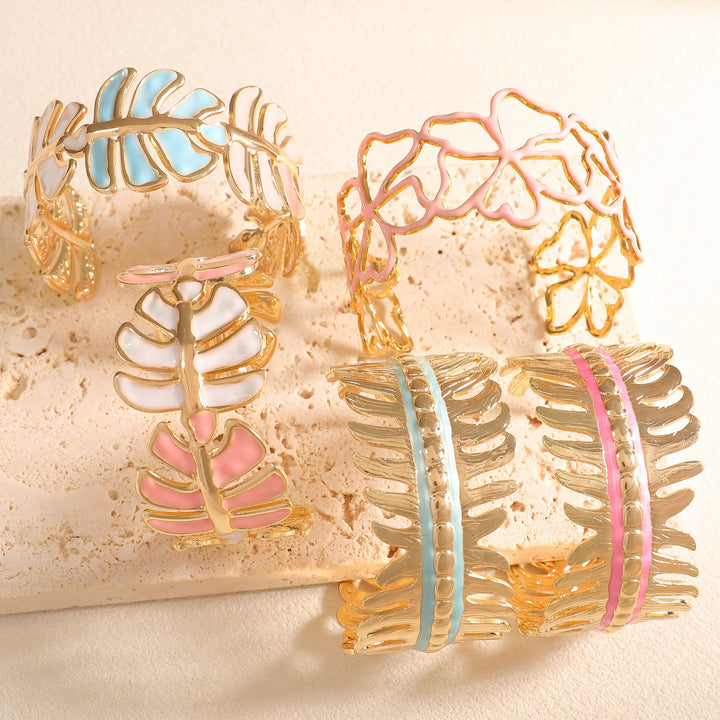 Women Open Bangle in Elegant Leaf Design Nin Boutique
