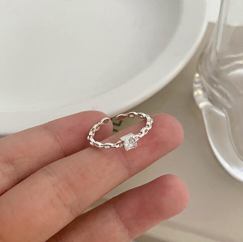 Women's Open Ring with Elegant Chain Design and Sparkling Zirconia Nin Boutique