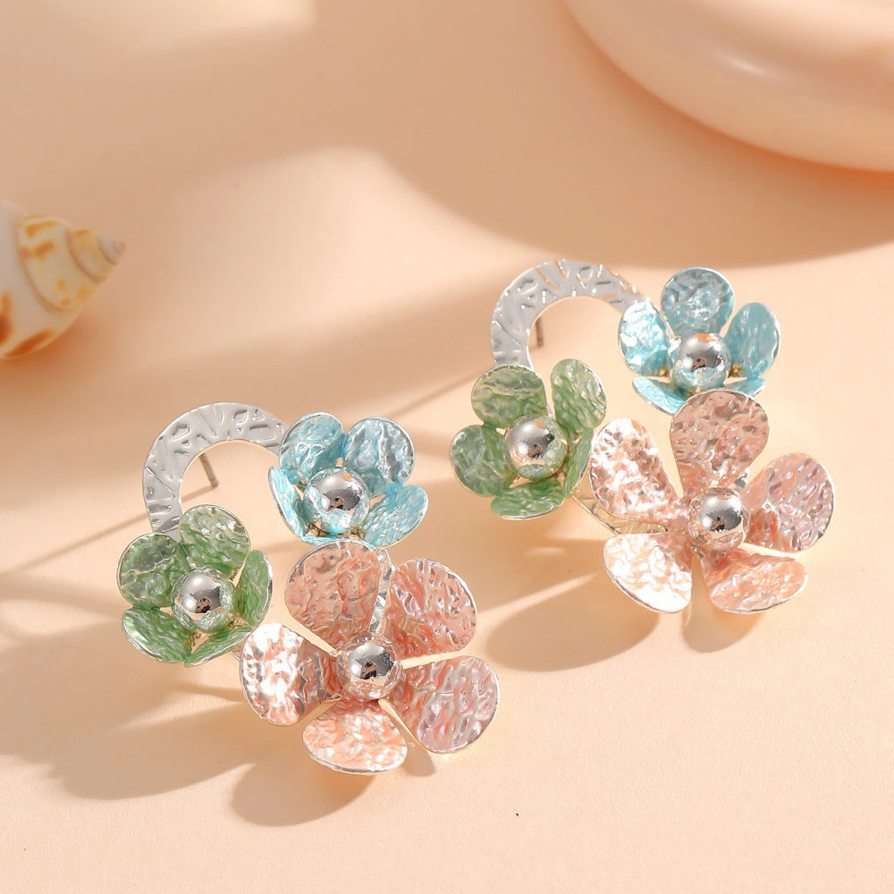 Women's earrings in modern plant-inspired design Nin Boutique