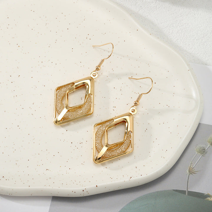 Women’s earrings with delicate, modern design Nin Boutique