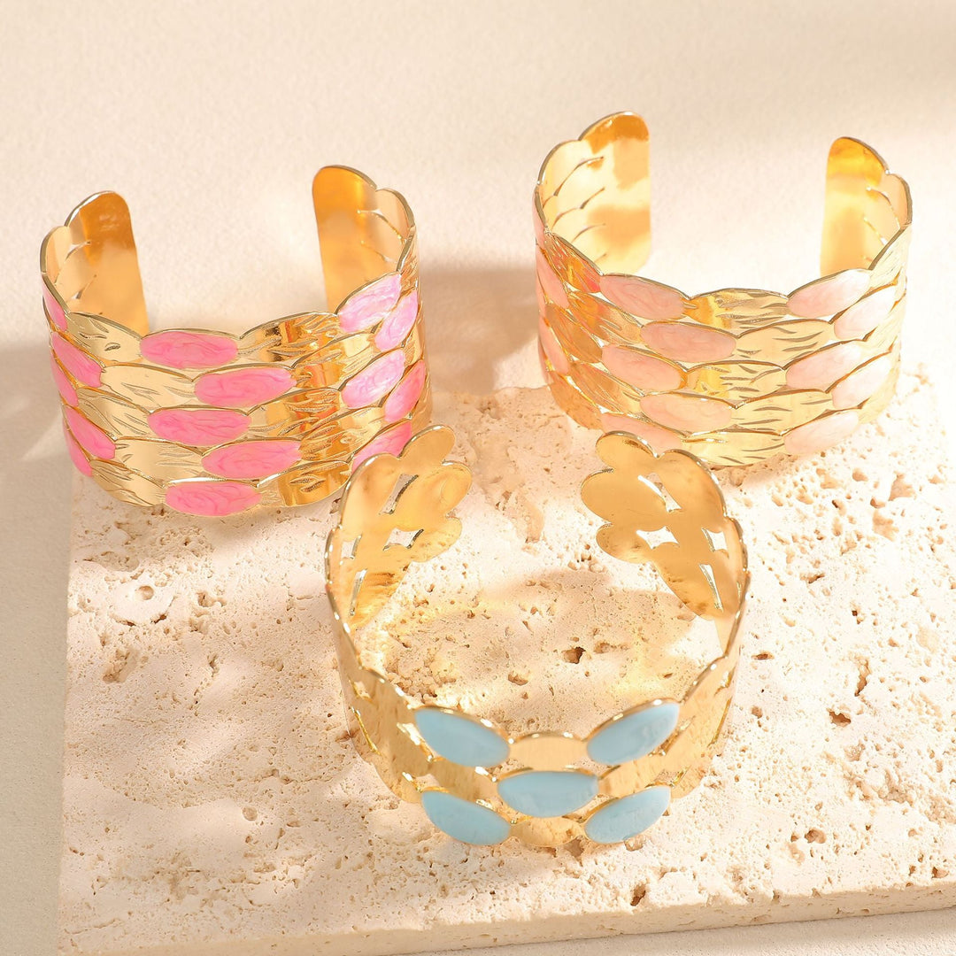 Women's bracelet with intricate floral design Nin Boutique