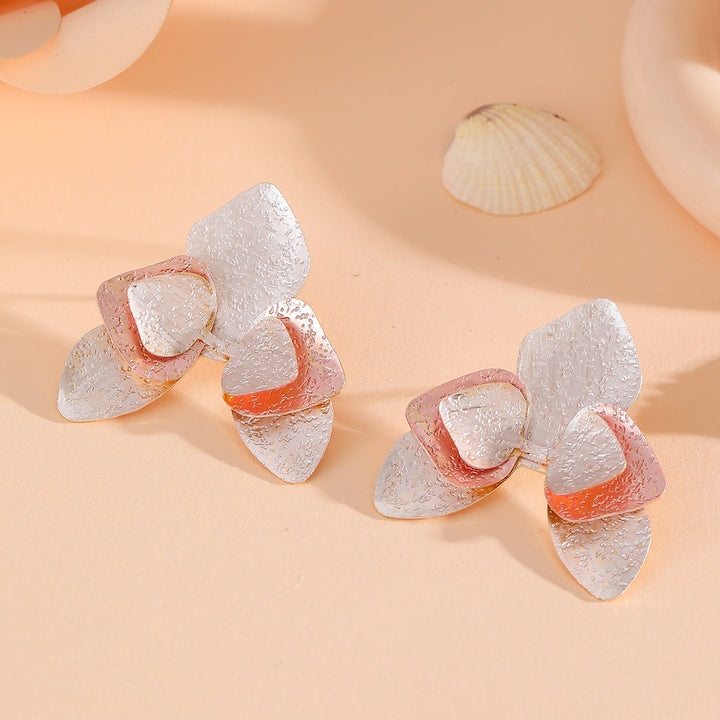 Ladies Earrings in Elegant Floral Design Nin Boutique