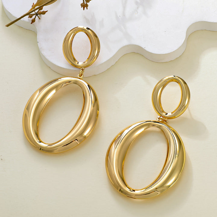 Women’s earrings in modern, sculptural design Nin Boutique