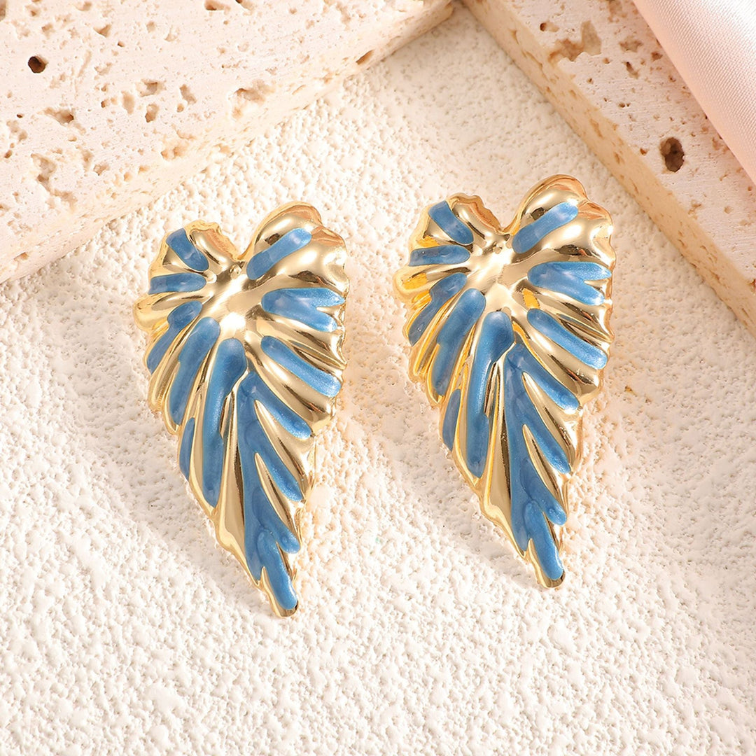 Women's earrings in modern leaf design Nin Boutique