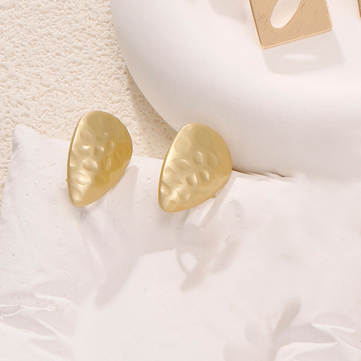 Women's earrings in intricate flower design Nin Boutique