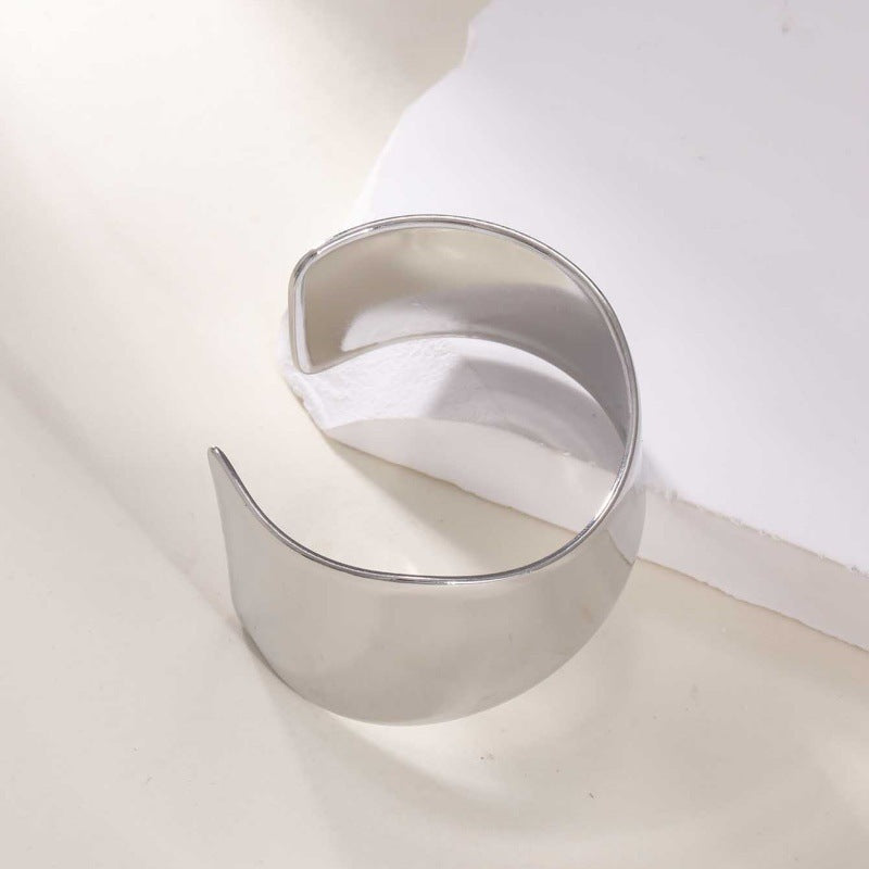 Women's Open Bangle with Elegant Wave Design Nin Boutique