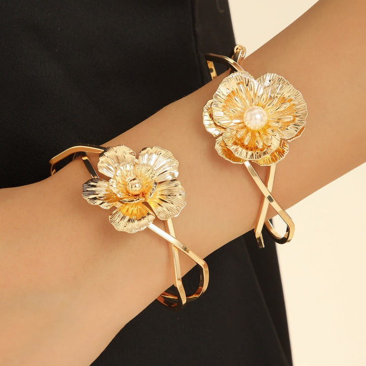 Women's Open Cuff Bracelet with Elegant Curved Design Nin Boutique