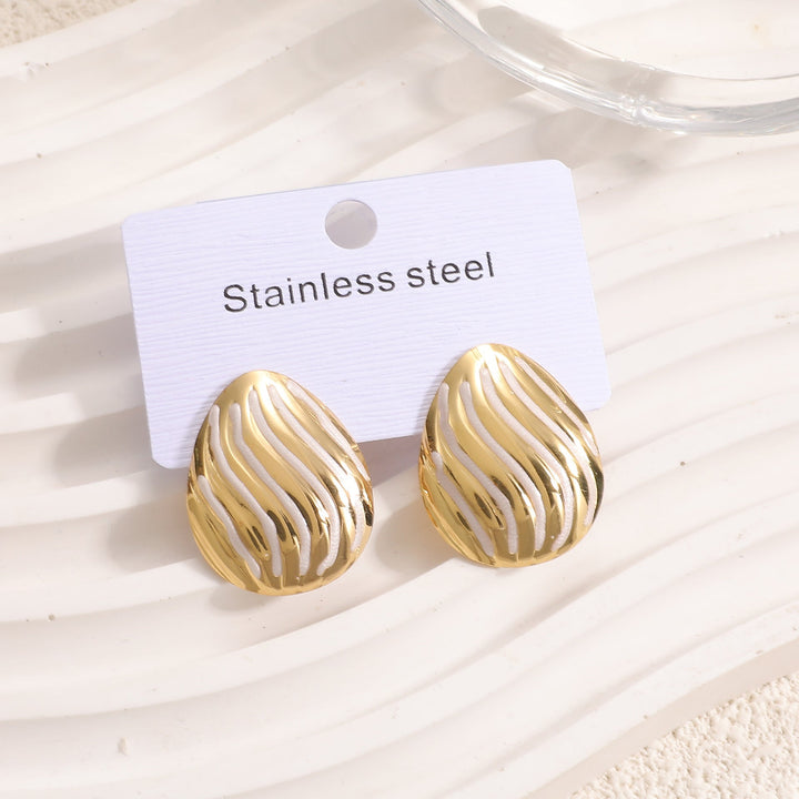 Women's earrings with intricate wave pattern Nin Boutique