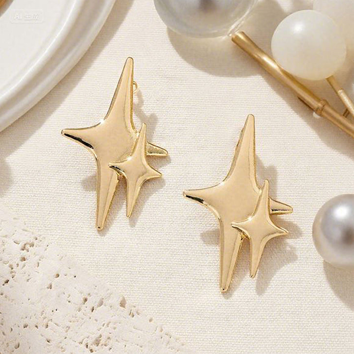 Ladies earrings in modern star design Nin Boutique