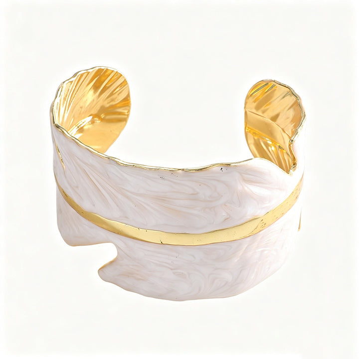 Women's Open Bangle with Textured Design Nin Boutique