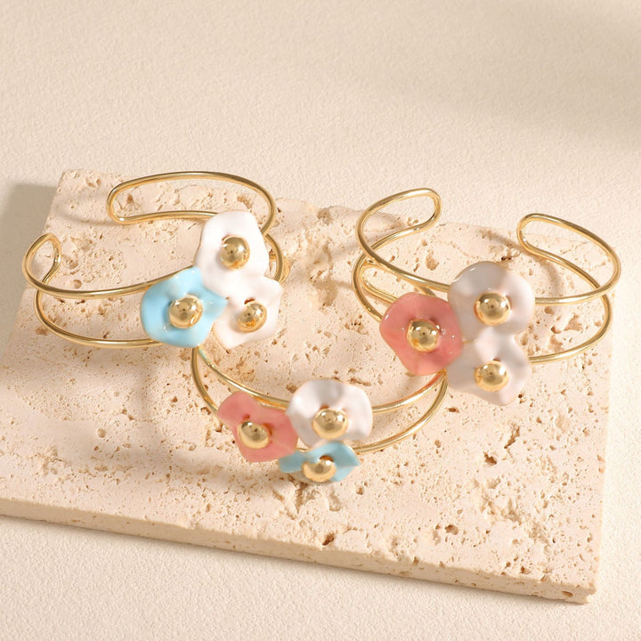 Ladies bracelet with artistic floral design Nin Boutique